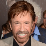 Chuck Norris, icône des arts martiaux et star de l'action, est décédé à 86 ans