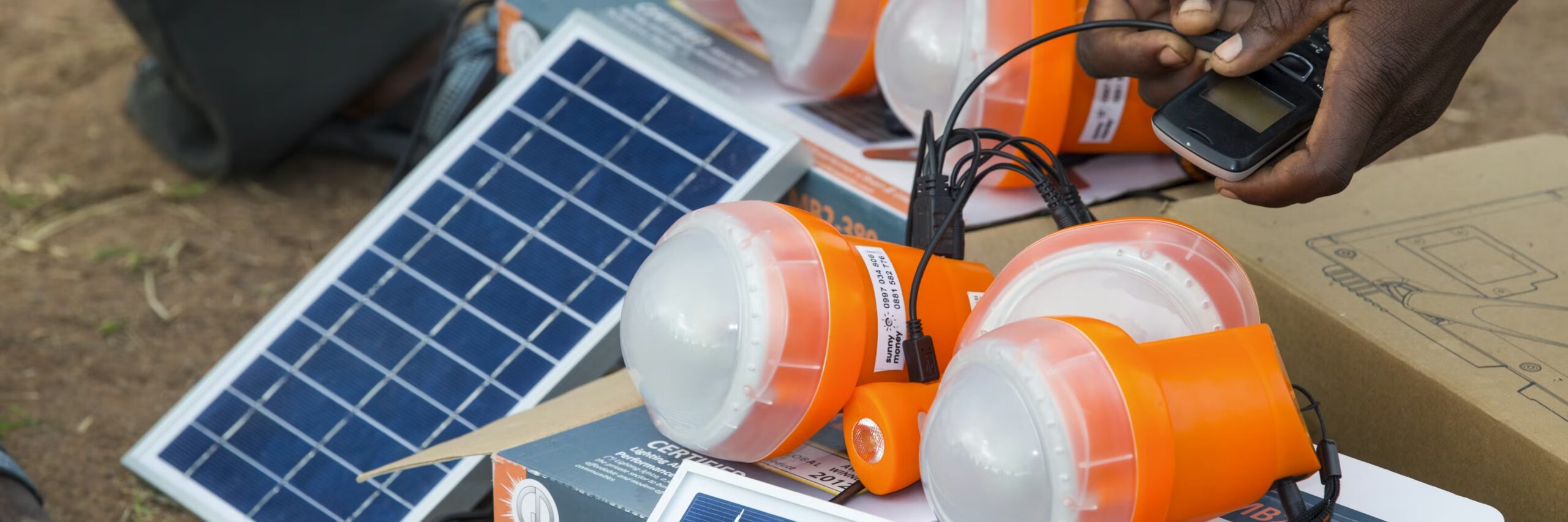 L'énergie solaire dans les zones rurales du Zimbabwe n'a pas réduit le travail non rémunéré des femmes : la politique peut-elle faire mieux ?