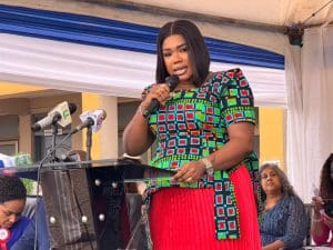 Directrice générale municipale de Suhum, l'honorable Lydia Ohenewa