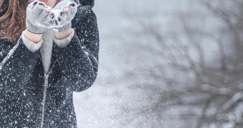 Le Cap frappé par une vague de froid alors que les premières chutes de neige et de pluie balayent le Cap-Occidental