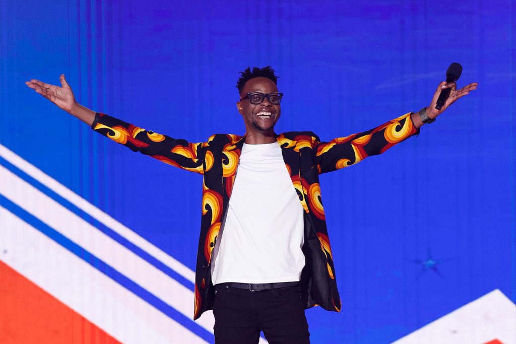 Le comédien Jonasi s'en prend au compositeur Lebo M avec la tournée "Look It's a Lawsuit"
