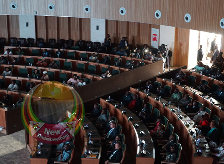 Les parlementaires ne sont pas à vendre : les députés de l'opposition rejettent le don de 3,6 millions de dollars de Chivayo
