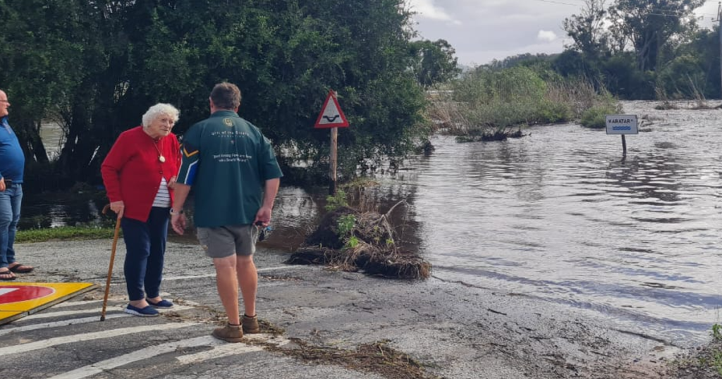 Les secours sont en cours au Cap après que de fortes pluies ont submergé les maisons