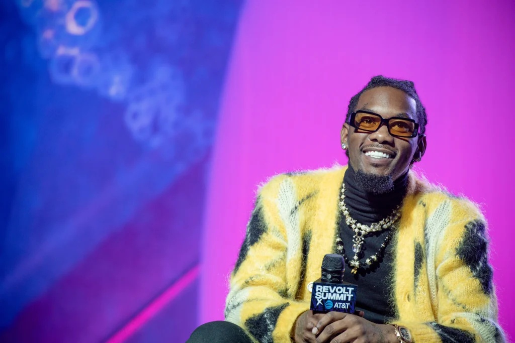 Offset se déroule sur scène en fauteuil roulant pour sa première représentation après avoir été abattu