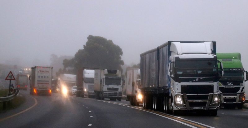 Un chauffeur de camion zimbabwéen arrêté en Afrique du Sud après un prétendu demi-tour illégal ayant entraîné un accident impliquant plusieurs véhicules