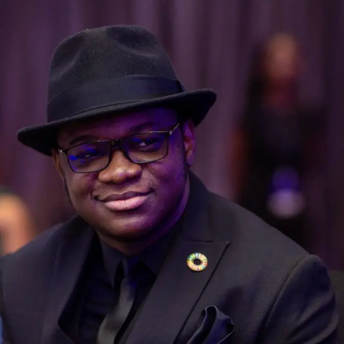 Auteur - Dr Maxwell Ampong