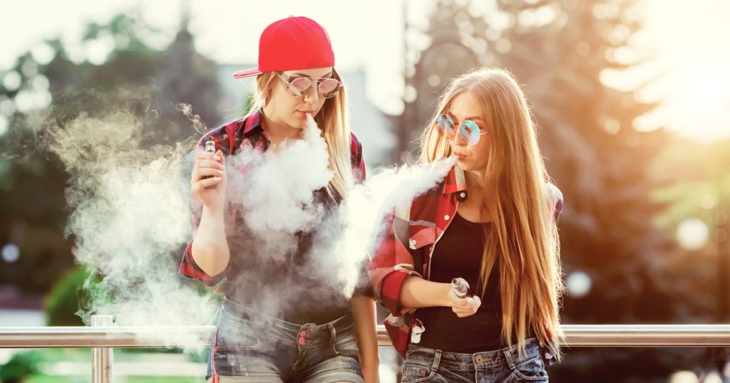 Une nouvelle recherche prévient que le vapotage est bien moins sûr qu’on ne le prétend
