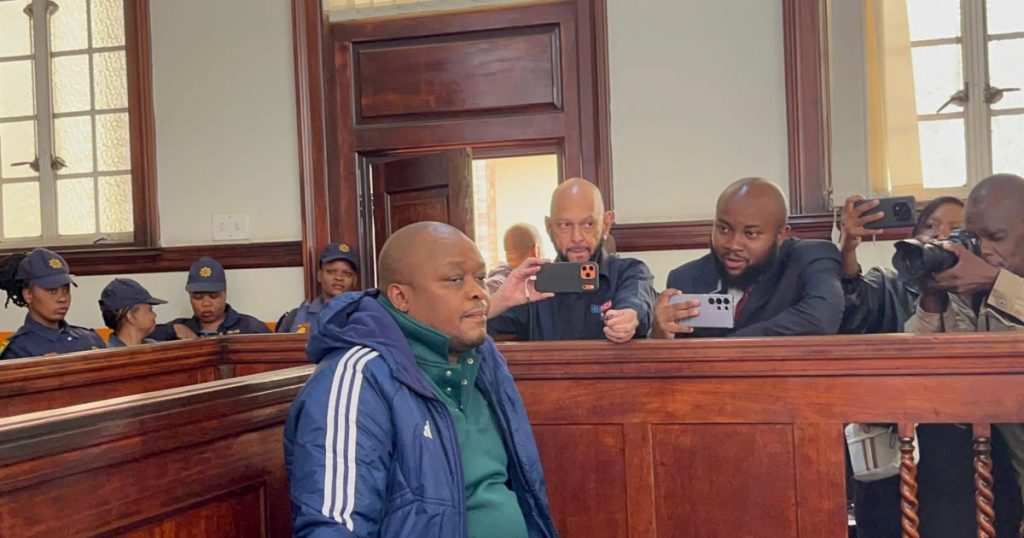 Brown Mogotsi, un intrus politique présumé, confiant dans sa disculpation pour un faux assassinat présumé