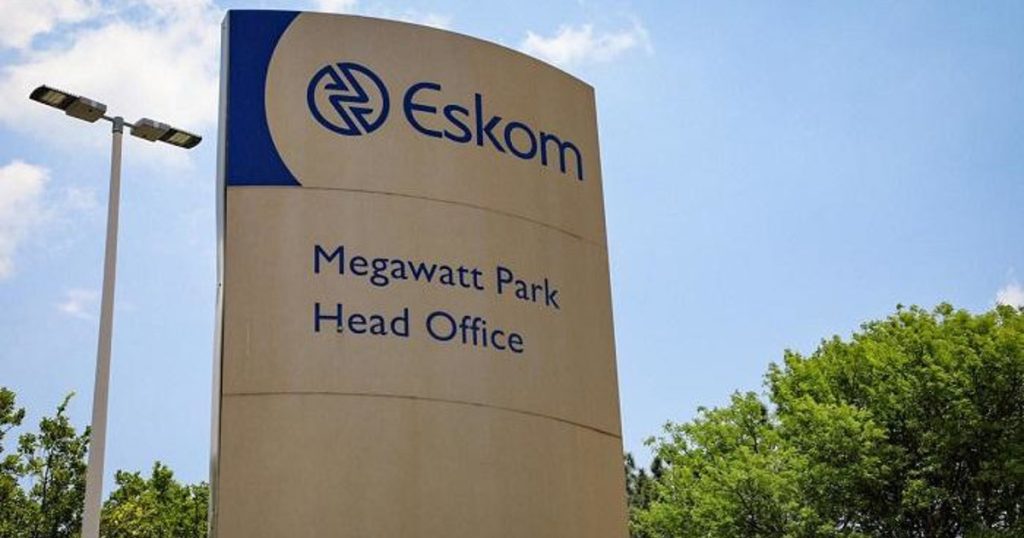 Eskom fait face à une réaction négative concernant les primes de 5,4 milliards de rands au personnel dans un contexte de hausse des prix de l'électricité