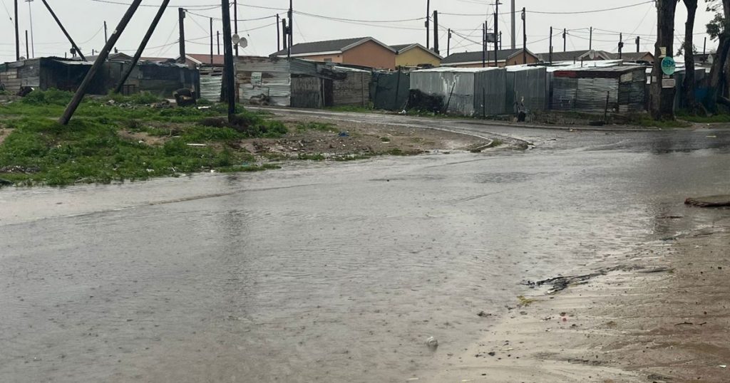 Le Premier ministre Alan Winde met en garde contre un long chemin vers la reprise pour le Cap-Occidental