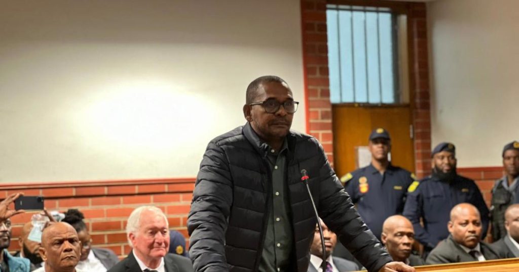 Le député Fadiel Adams passera six jours supplémentaires derrière les barreaux alors que l'affaire est reportée