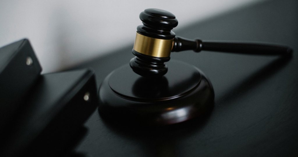 Le gouvernement indigné par les accusations de viol portées contre un homme politique du Cap-Occidental