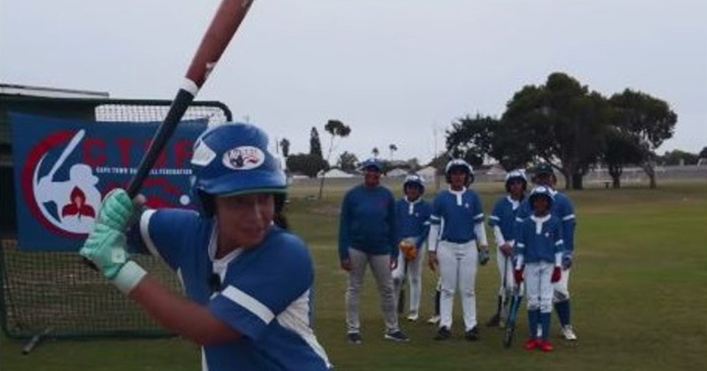 Les stars du baseball adolescent lancent leur propre campagne de collecte de fonds pour représenter l'Afrique du Sud à un tournoi international
