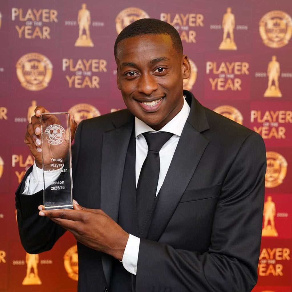Maswanhise remporte le Soulier d'Or et le prix du Jeune Joueur à Motherwell