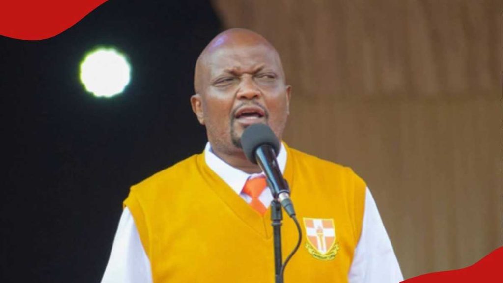 Moses Kuria réprimande les manifestants pour avoir pillé le supermarché Magunas et volé une arme à la police