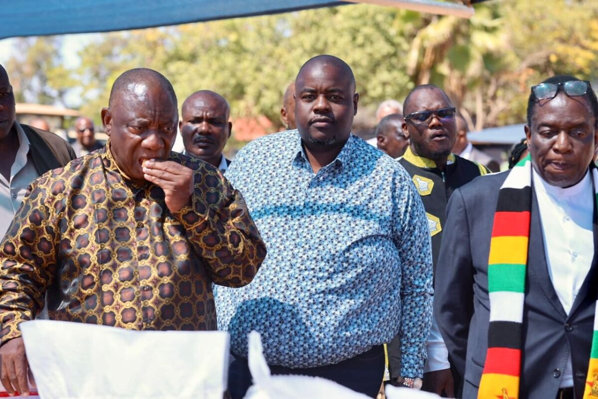 Ramaphosa ne savait pas qu'il rencontrait un riche Zimbabwéen recherché en Afrique du Sud (porte-parole)
