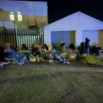 Des centaines de Zimbabwéens campent devant le consulat du Cap