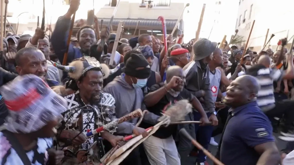 "Ils sont venus avec des machettes" : la date limite pour les migrants de quitter l'Afrique du Sud approche