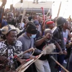 "Ils sont venus avec des machettes" : la date limite pour les migrants de quitter l'Afrique du Sud approche