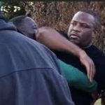 Le fils d'un héros de guerre accusé d'avoir agressé un adolescent et brandi une arme à feu lors d'un match de rugby à l'école a obtenu une caution de 100 $