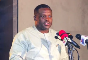 Ministre des communications, de la technologie numérique et de l'innovation, l'honorable Samuel Nartey George