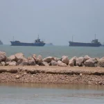 Les États-Unis lèvent le blocus naval alors que le guide suprême iranien affirme que Trump a conclu un accord « par désespoir »