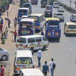 Les influenceurs réagissent à la vidéo d'un chef d'orchestre tombant de Matatu au milieu d'une cascade