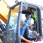 Rivière Tana : le gouvernement lance le projet de pont Bura de 55 millions de KSh et distribue 2 000 acres à 720 familles