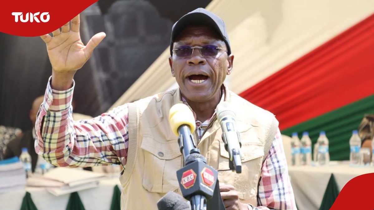 Boni Khalwale fond en larmes lors de la participation du public au projet d'exploitation aurifère de Kakamega