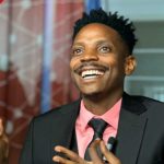 Eric Omondi commence la collecte de signatures pour réduire le nombre de comtés de 47 à 8