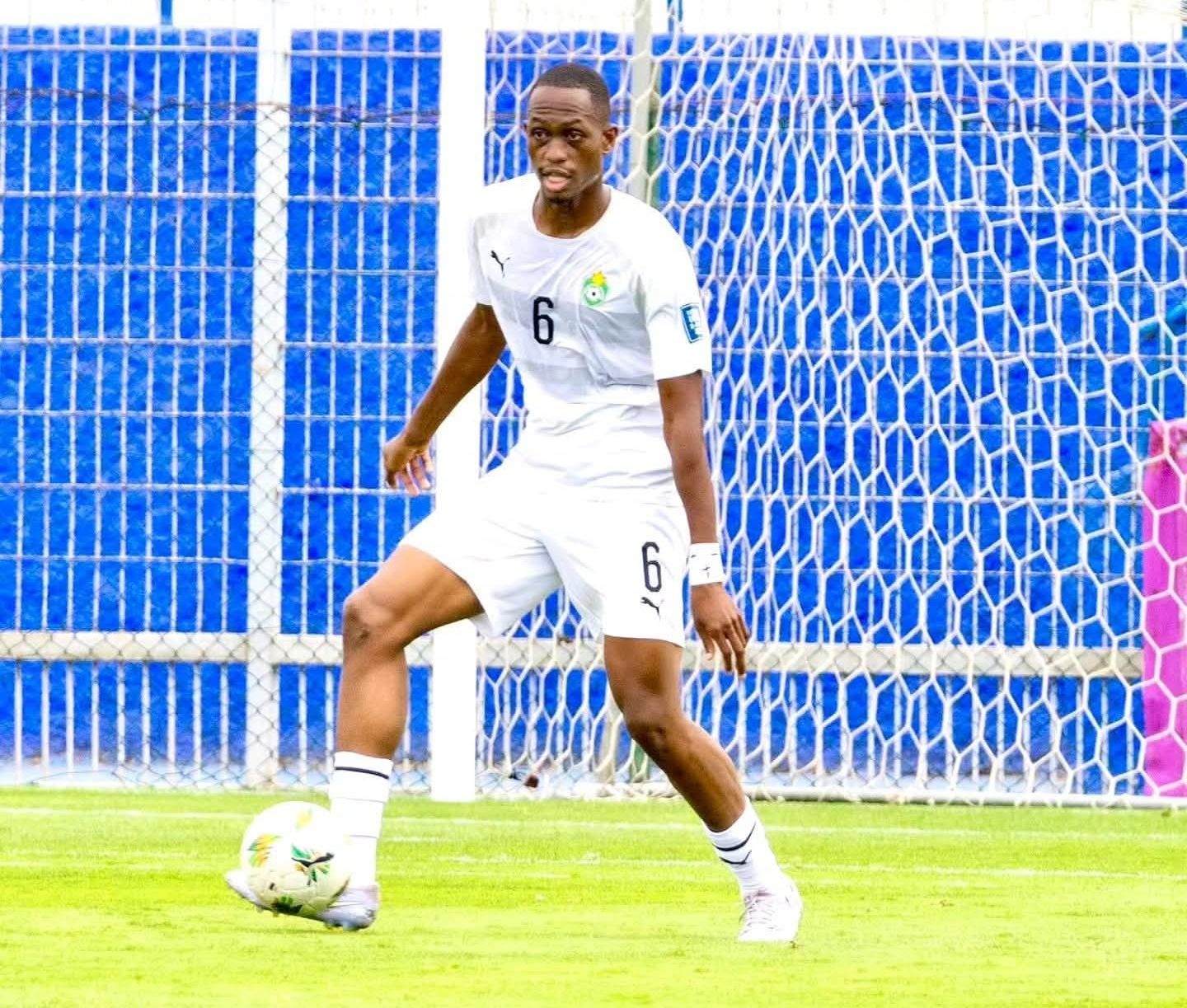 Isheanesu Mauchi quitte Chippa United après six mois