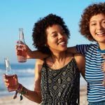 La consommation excessive d'alcool est liée à un risque plus élevé de VIH chez les jeunes femmes, selon une étude