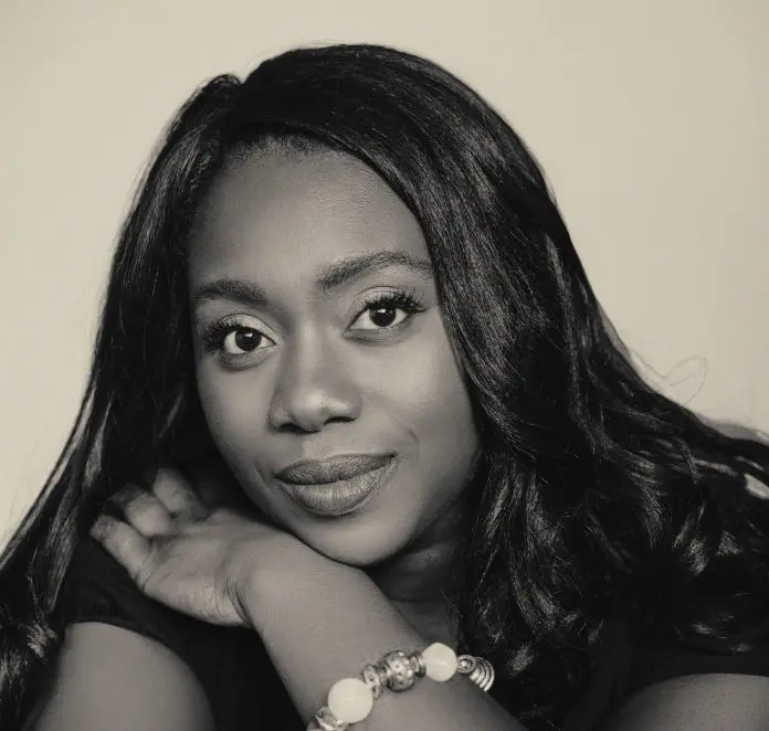 Lauren Akosia