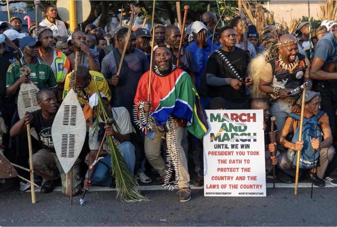 Le gouvernement sud-africain condamne la xénophobie contre les Zimbabwéens et les autres migrants et clarifie le processus de rapatriement dans un contexte de tensions anti-immigration