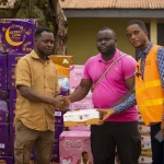 David Tamakloe Ketu South Nadmo fait don d'articles de secours à