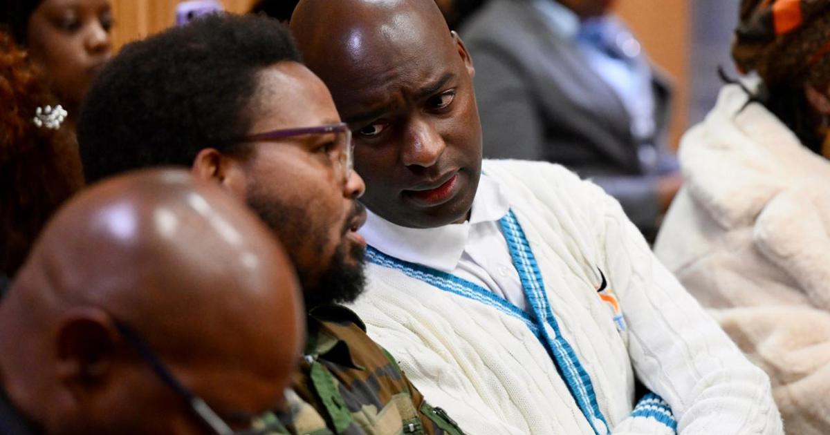 Les partis d'opposition déçus par la décision du tribunal d'interdire l'enquête sur Ramaphosa