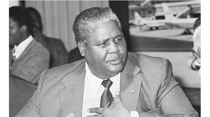 Mnangagwa rend hommage à Nkomo, l'opposition affirme qu'il aurait contredit le programme de prolongation du mandat