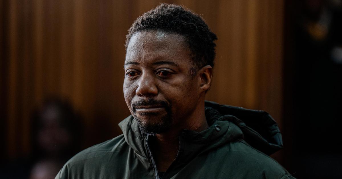 Un fugitif triplement accusé de meurtre comparaît pour la première fois devant le tribunal après avoir fui le Royaume-Uni
