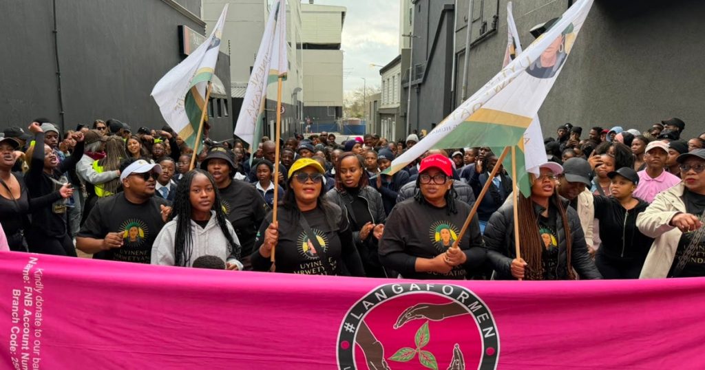 Appels renouvelés à l'action contre les GBVF lors de la marche commémorative pour Uyinene Mrwetyana