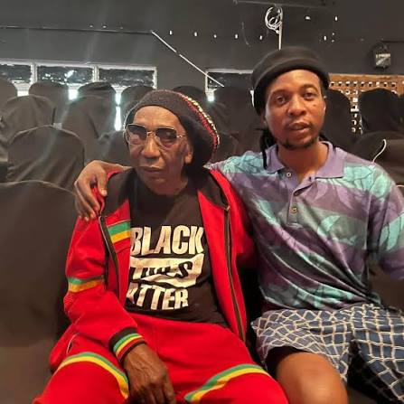 Chimurenga n’appartient pas à Thomas Mapfumo : quand une légende confond héritage et propriété