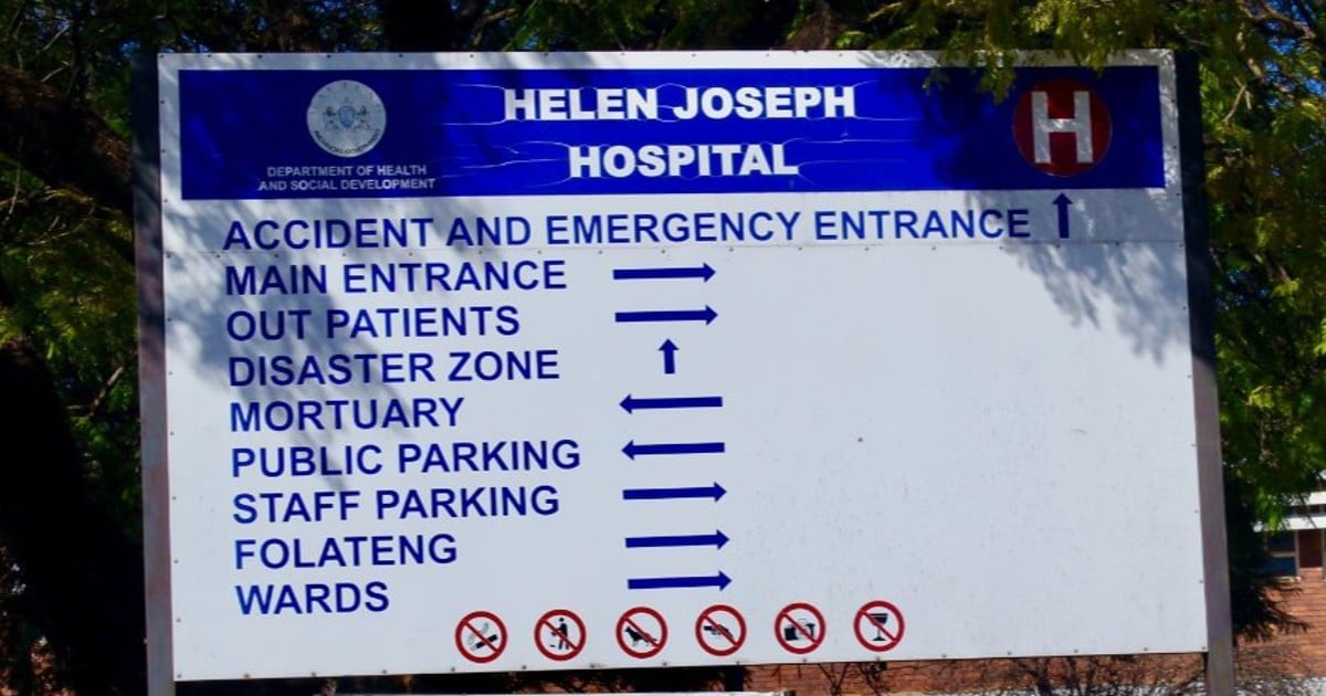 Les files d'attente aux urgences de l'hôpital Helen Joseph mettent en évidence l'absence d'établissements de district