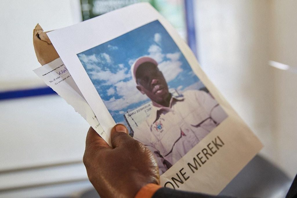 Quand la mort a appelé : un frère jumeau raconte les derniers instants de son frère à bord du malheureux bateau Kariba