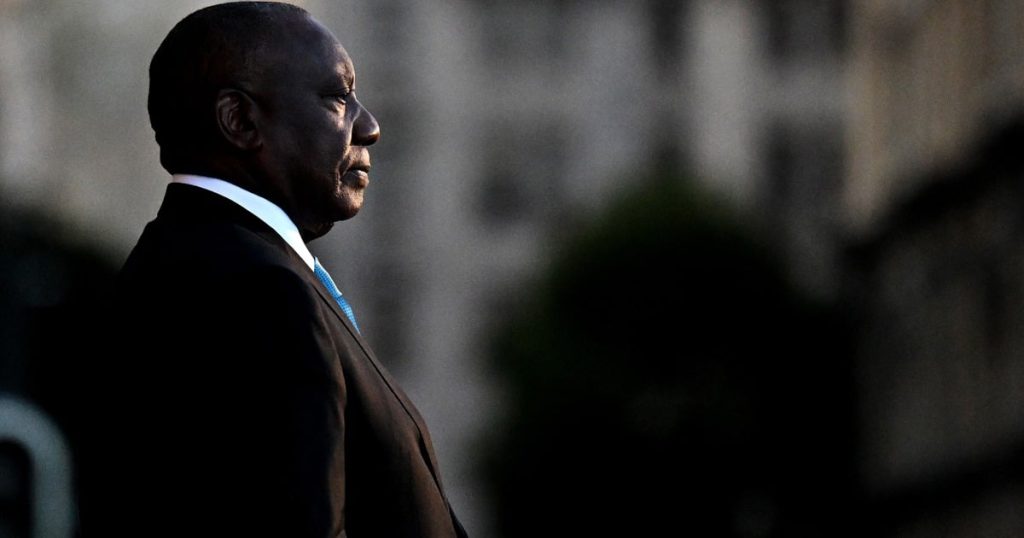 Contestation de la destitution de Ramaphosa : la Haute Cour va mettre en lumière le jugement de 3 juristes