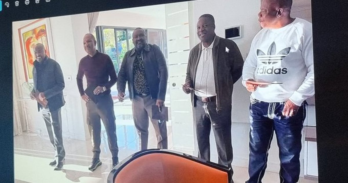 Des photos des membres présumés du syndicat des « Big Five » révélées alors que l'ancien chef des faucons conclut les preuves