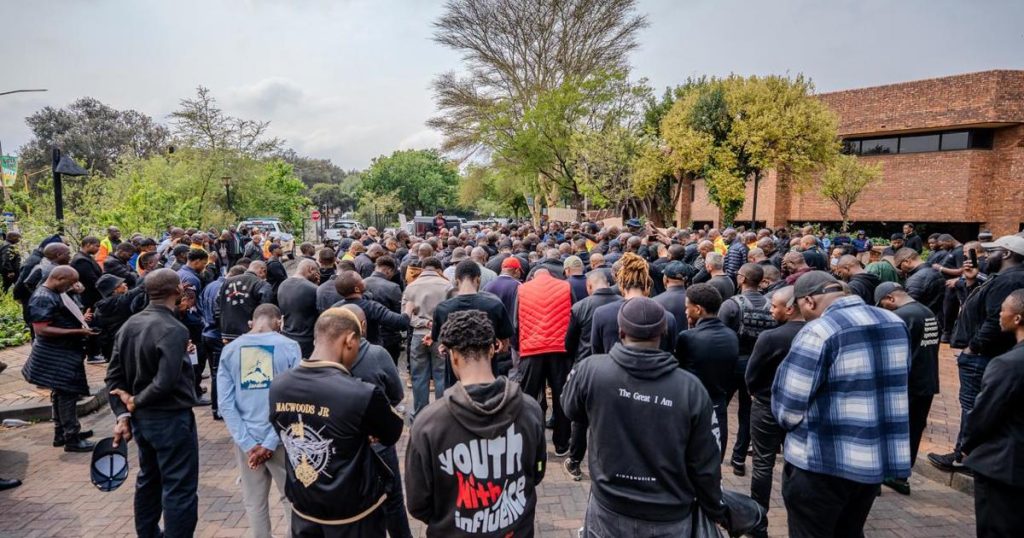 Diverses manifestations condamnant les meurtres d'Ekurhuleni dans tout le pays