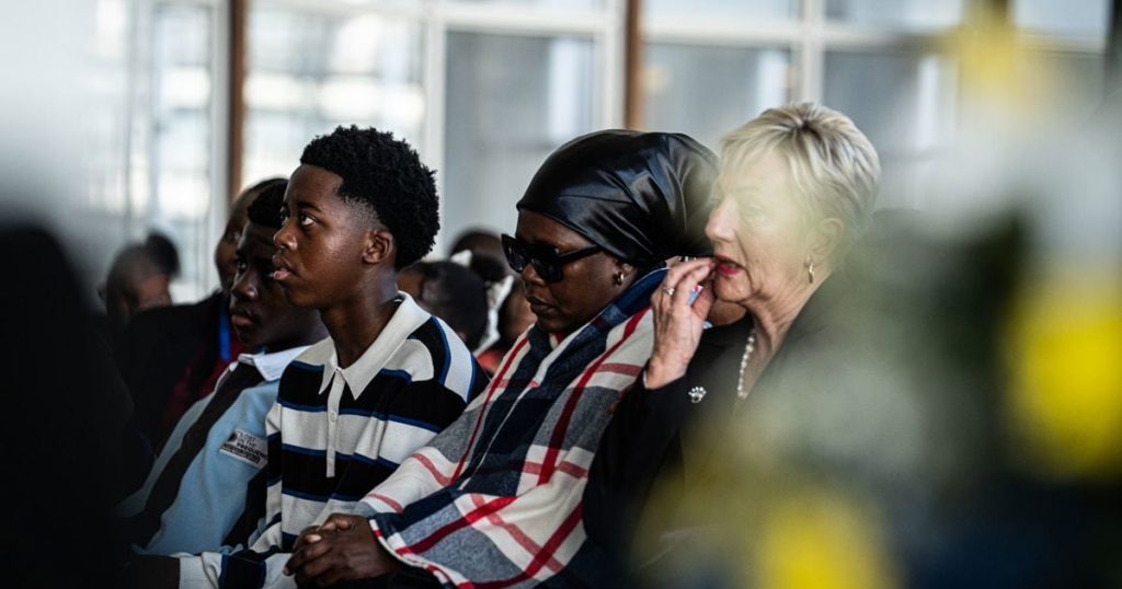 La police du Cap-Occidental rend hommage au défunt capitaine Zamani Mzayiya à Green Point