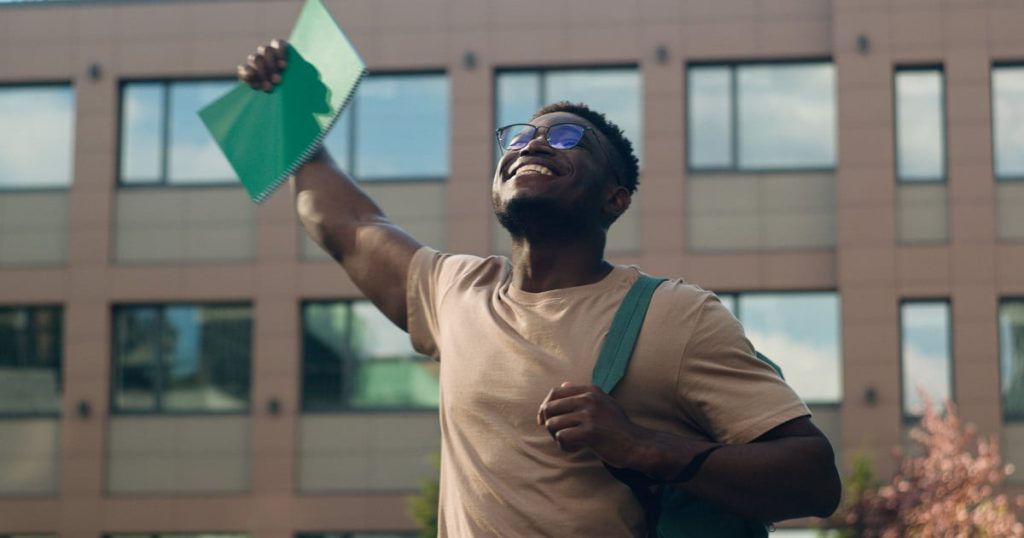 Les candidatures au NSFAS 2027 sont ouvertes, mais les pressions en matière de financement augmentent