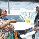 Selmor Mtukudzi et sa belle-mère Daisy se réunissent pour un cadeau Chivayo