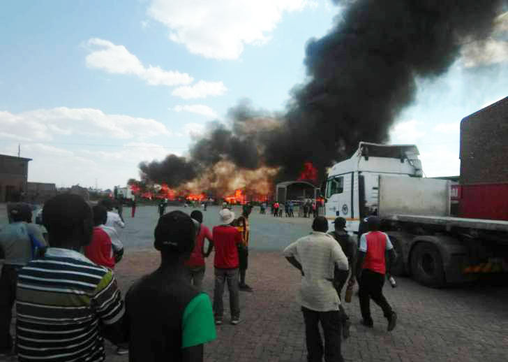 Un autre incendie détruit le complexe de meubles Glenview Area 8 à Harare