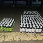 Un passeur présumé arrêté pour possession illégale de sirop contre la toux non enregistré d'une valeur de 2 000 dollars américains